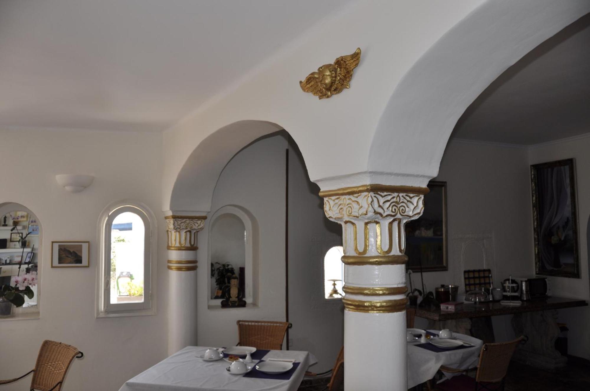 Boutique Mamabels Hotel 2*